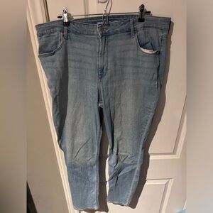 Old Navy High-Rise Straight Jeans